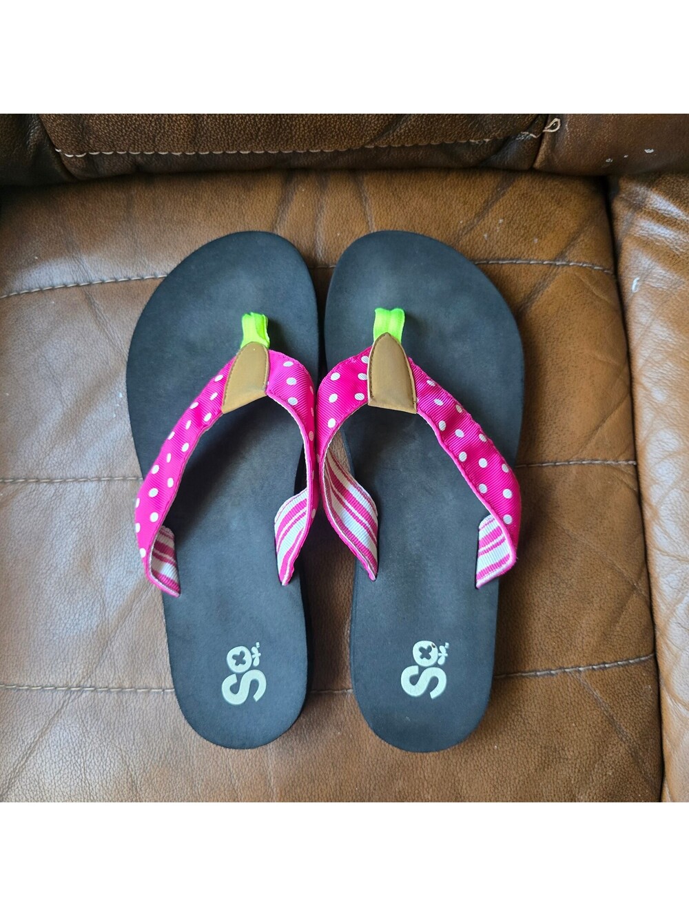 SO Pink Polka Dot Flip Flops Thong Sandals Women’s Size 7 Beach Summer
